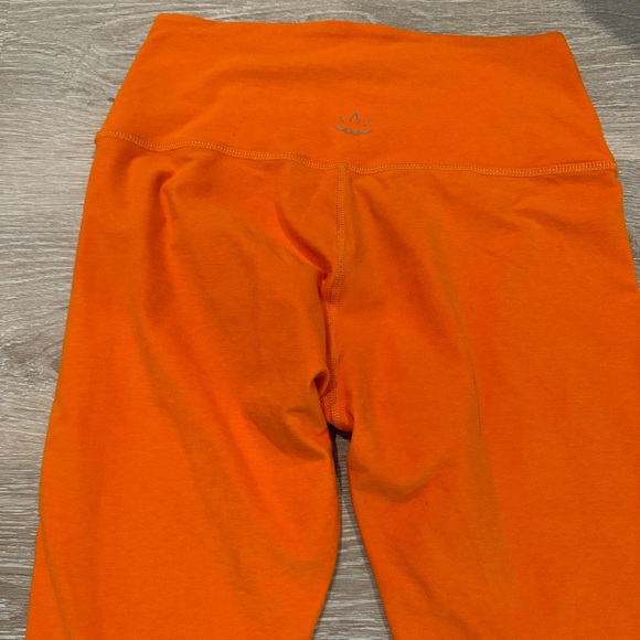 BEYOND YOGA caught in the midi high waisted leggings - Picture 14 of 15